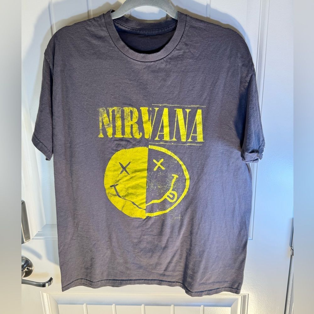 Nirvana Smiley Face Tee Men’s Large Gray and Yellow